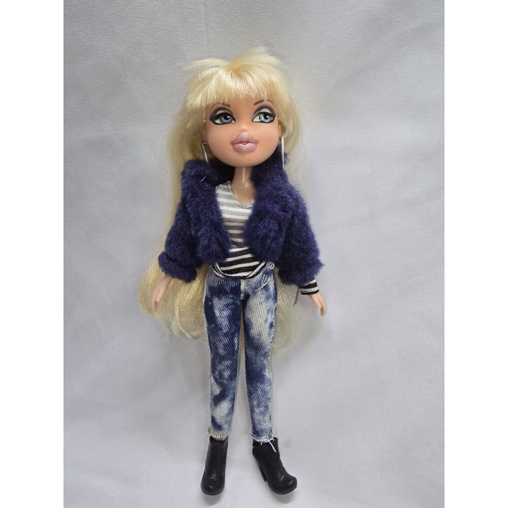 Bratz Doll Cloe Xpress It! Fashion Doll MGA 2011